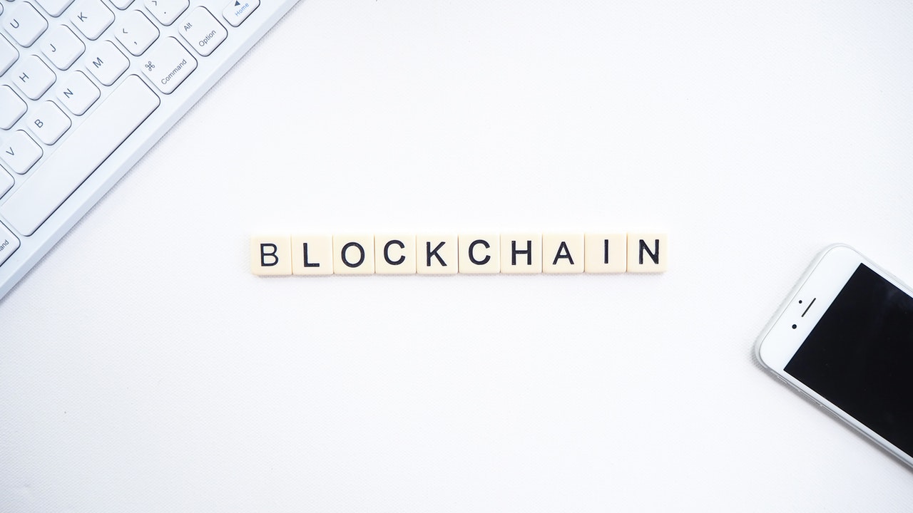 7 WAYS BLOCKCHAIN REVOLUTIONIZES HR MANAGEMENT