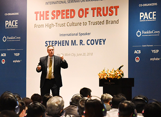 Stephen_MR_Covey_the_speed_of_trust_Franklincovey4.JPG